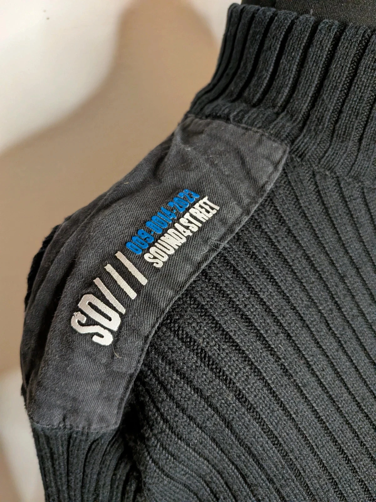 Pull à zip – photo 3